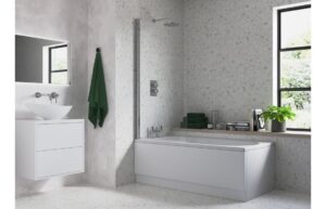 800x1500mm Single Curved Bath Screen (6mm) - Chrome